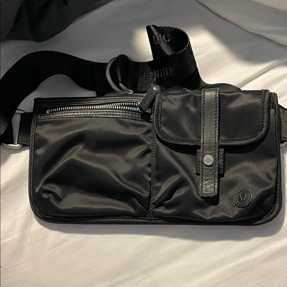 Lululemon doggi/travel pouch